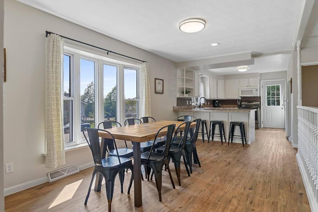 Roomy 5 Bed 3 Bath Fire Place Large Outdoor Space 拉皮德城 外观 照片