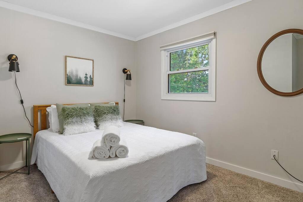 Roomy 5 Bed 3 Bath Fire Place Large Outdoor Space 拉皮德城 外观 照片