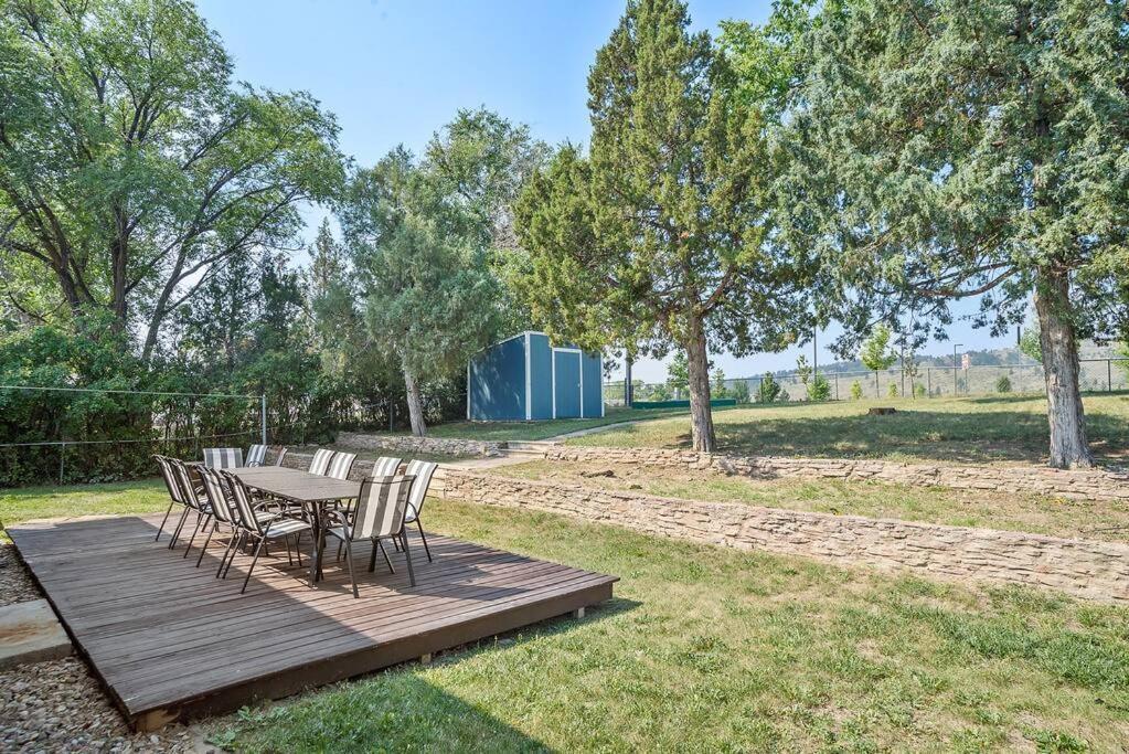 Roomy 5 Bed 3 Bath Fire Place Large Outdoor Space 拉皮德城 外观 照片